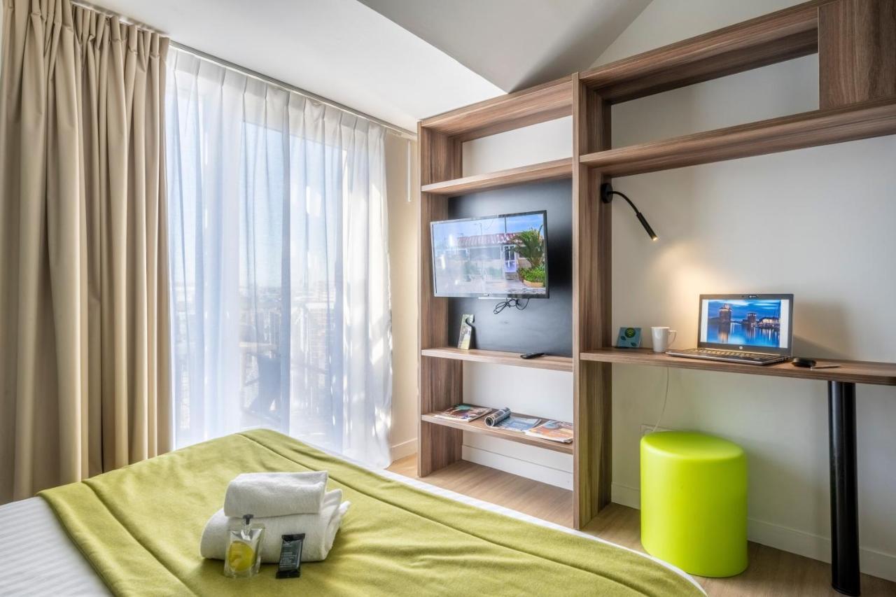 Athome Residence Et Spa Ла-Рошель Екстер'єр фото