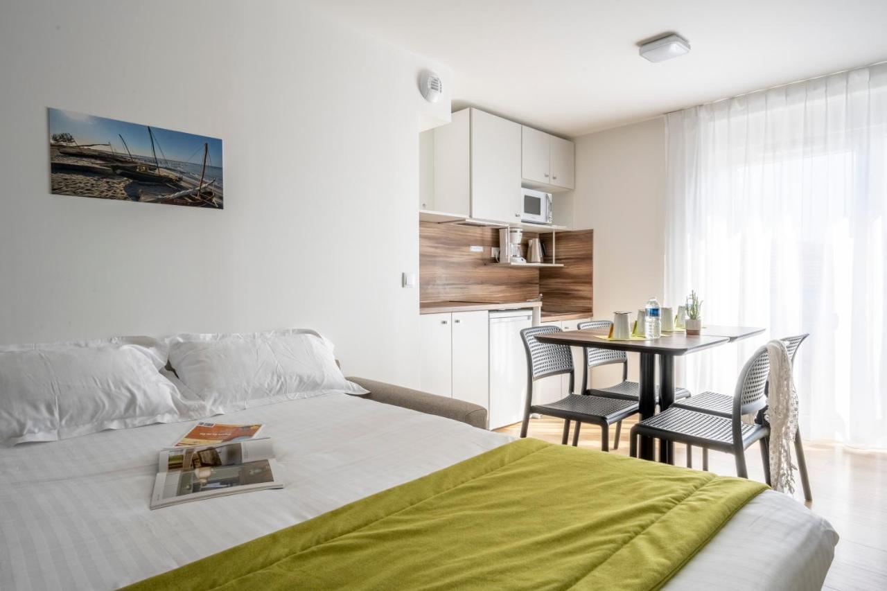 Athome Residence Et Spa Ла-Рошель Екстер'єр фото