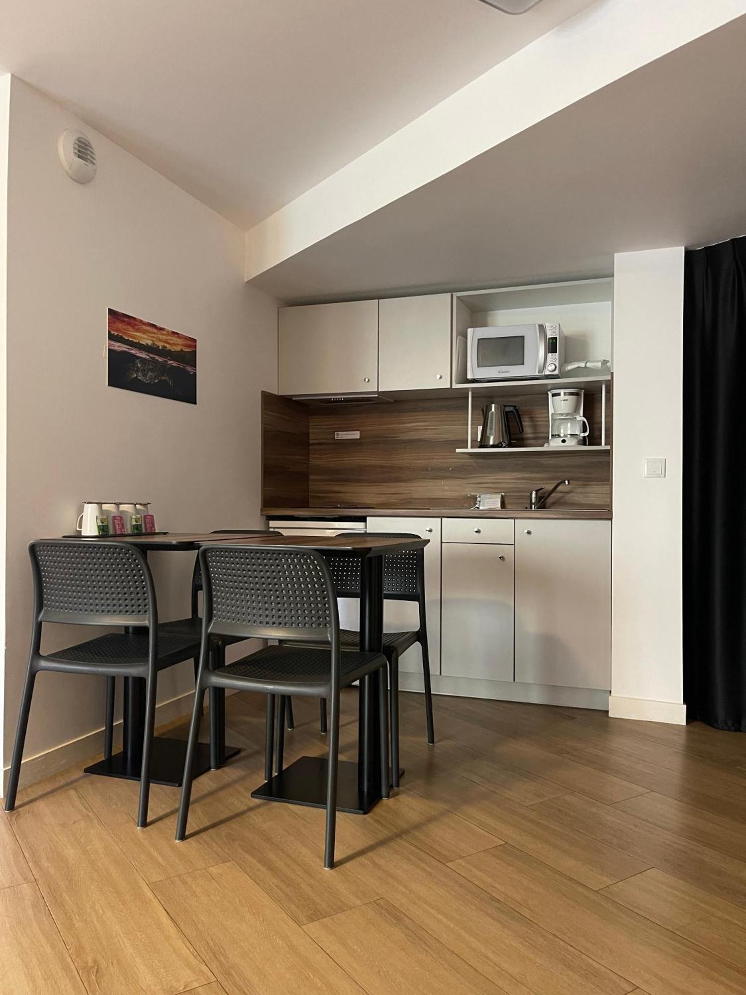 Athome Residence Et Spa Ла-Рошель Екстер'єр фото